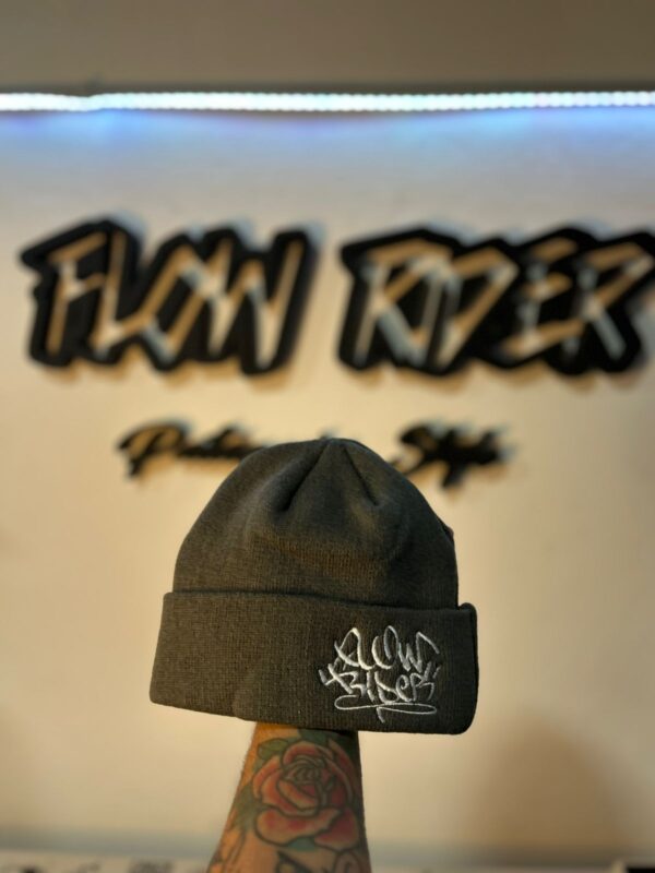Gorro bordado